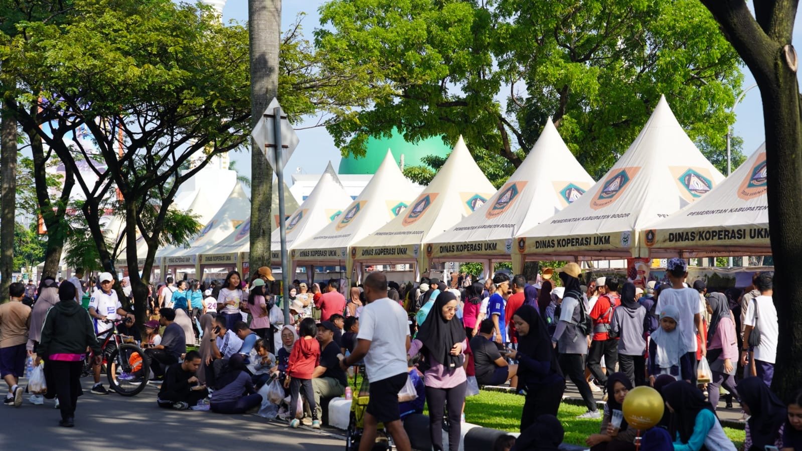 Ribuan Warga Padati CFD Tegar Beriman, Pemkab Bogor Perkuat Layanan Publik di Ruang Terbuka - Berita Terkini Bogor Timur Parameter