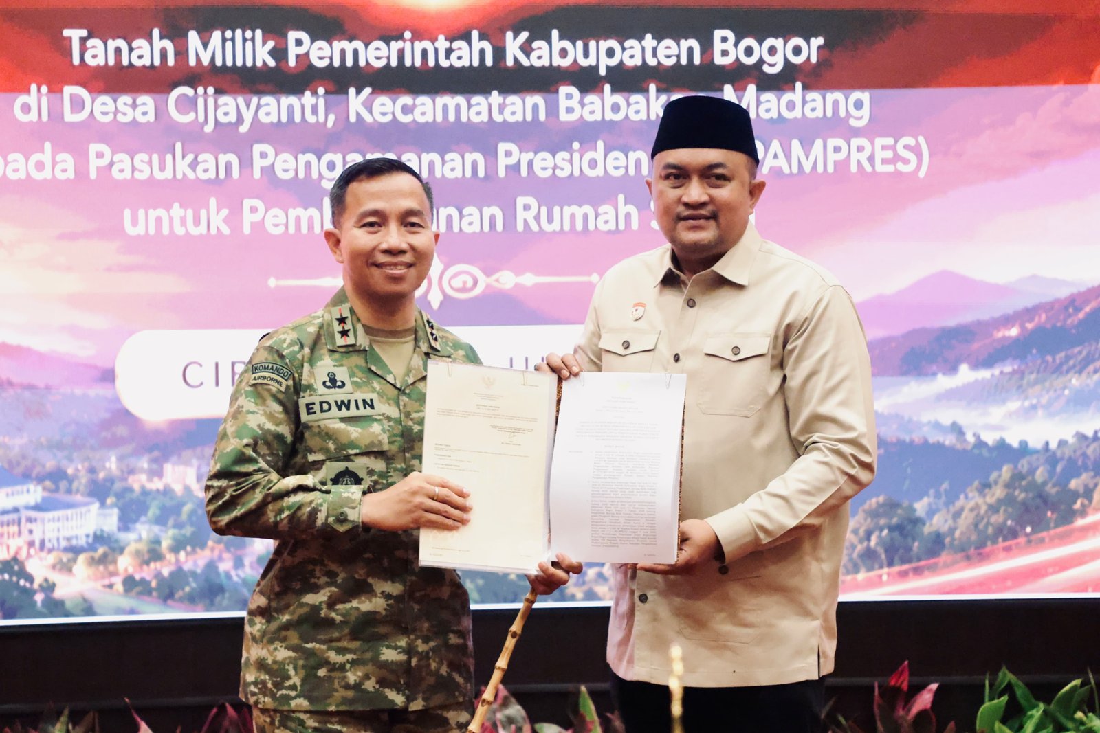 Rudy Susmanto Serahkan Hibah Lahan kepada Paspampres Untuk Pembangunan Rumah Susun - Berita Terkini Bogor Timur Parameter