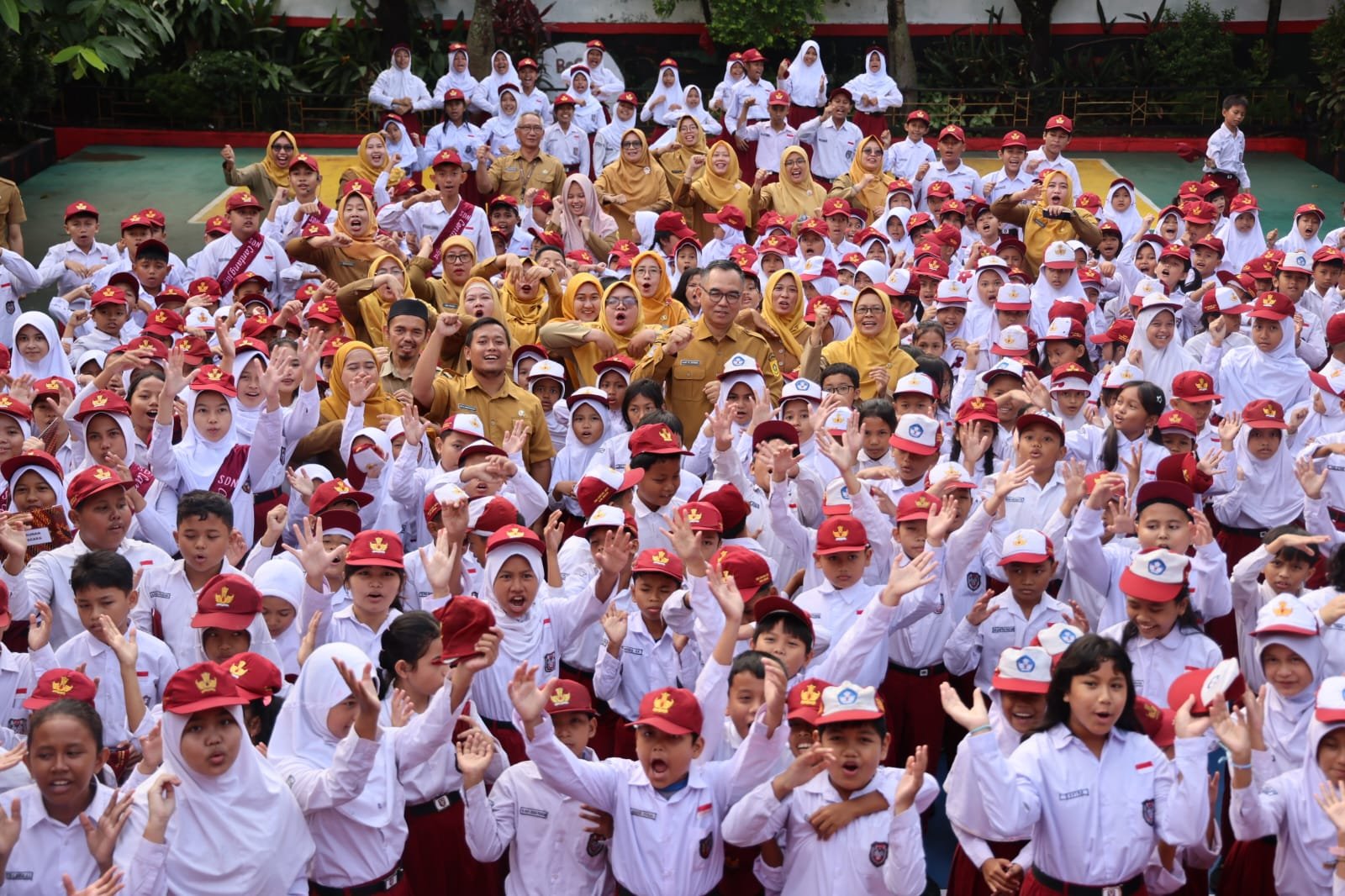 Sekda Bogor Sosialisasikan Bahaya Narkoba di SDN Cantang Jaya - Berita Terkini Bogor Timur Parameter
