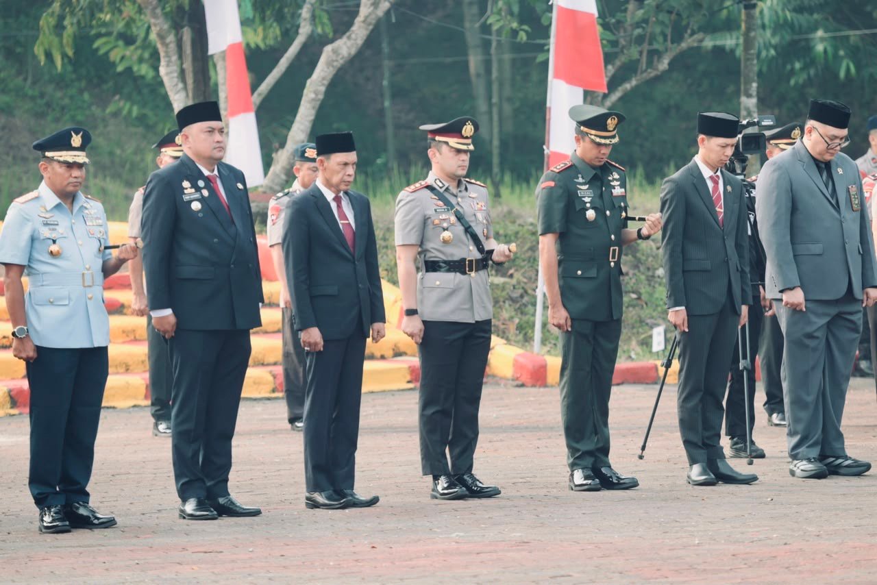 Berita Bogor Timur Parameter: Bupati Bogor Ikuti Ziarah Jelang HUT Bhayangkara di TMP Brimob Cikeas
